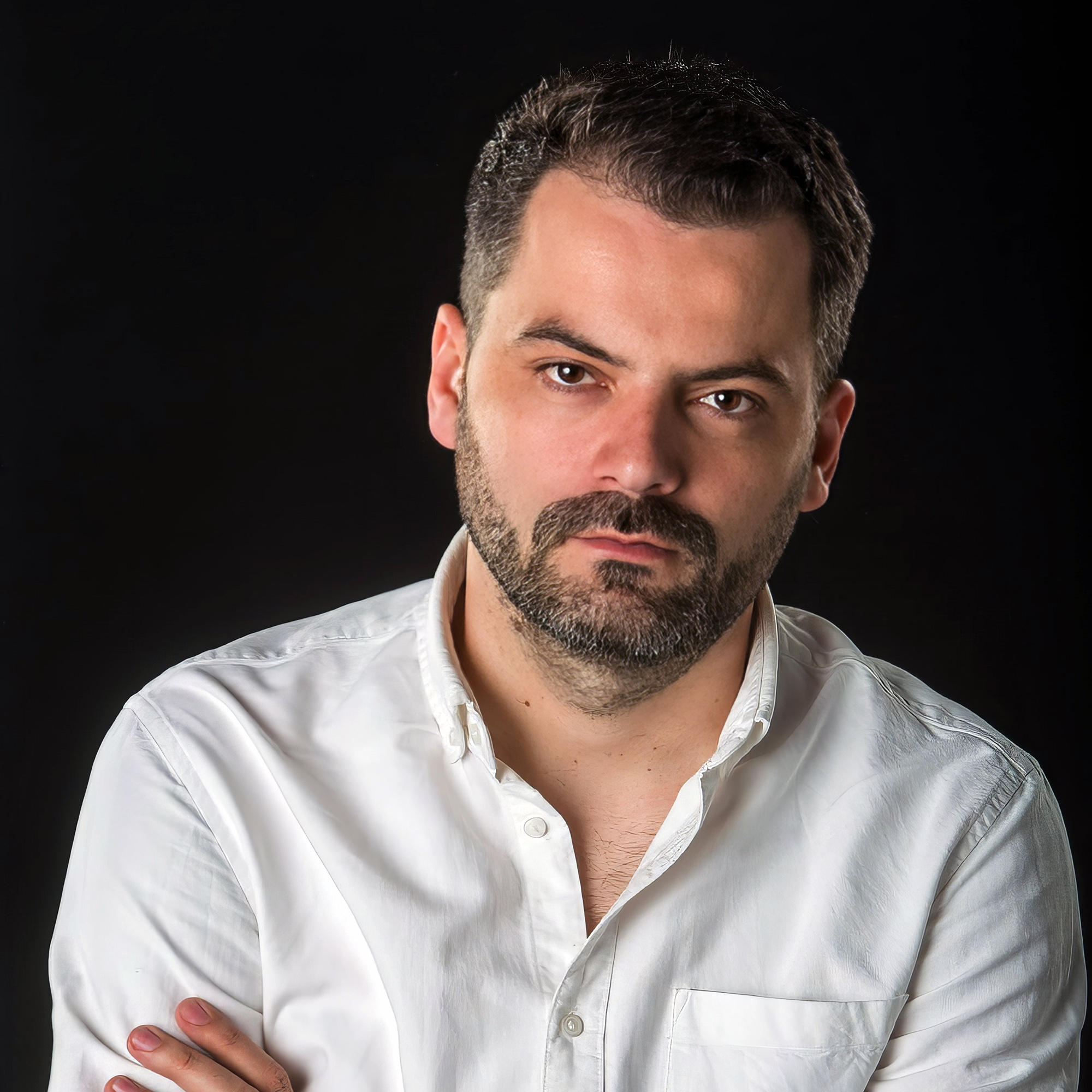 Milan Pantelić – Contemporary Painter Exploring Identity and Alienation